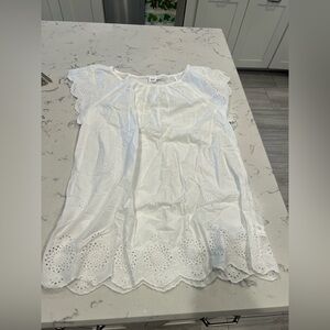 NWT| Gap Maternity White Eyelet Top | XS